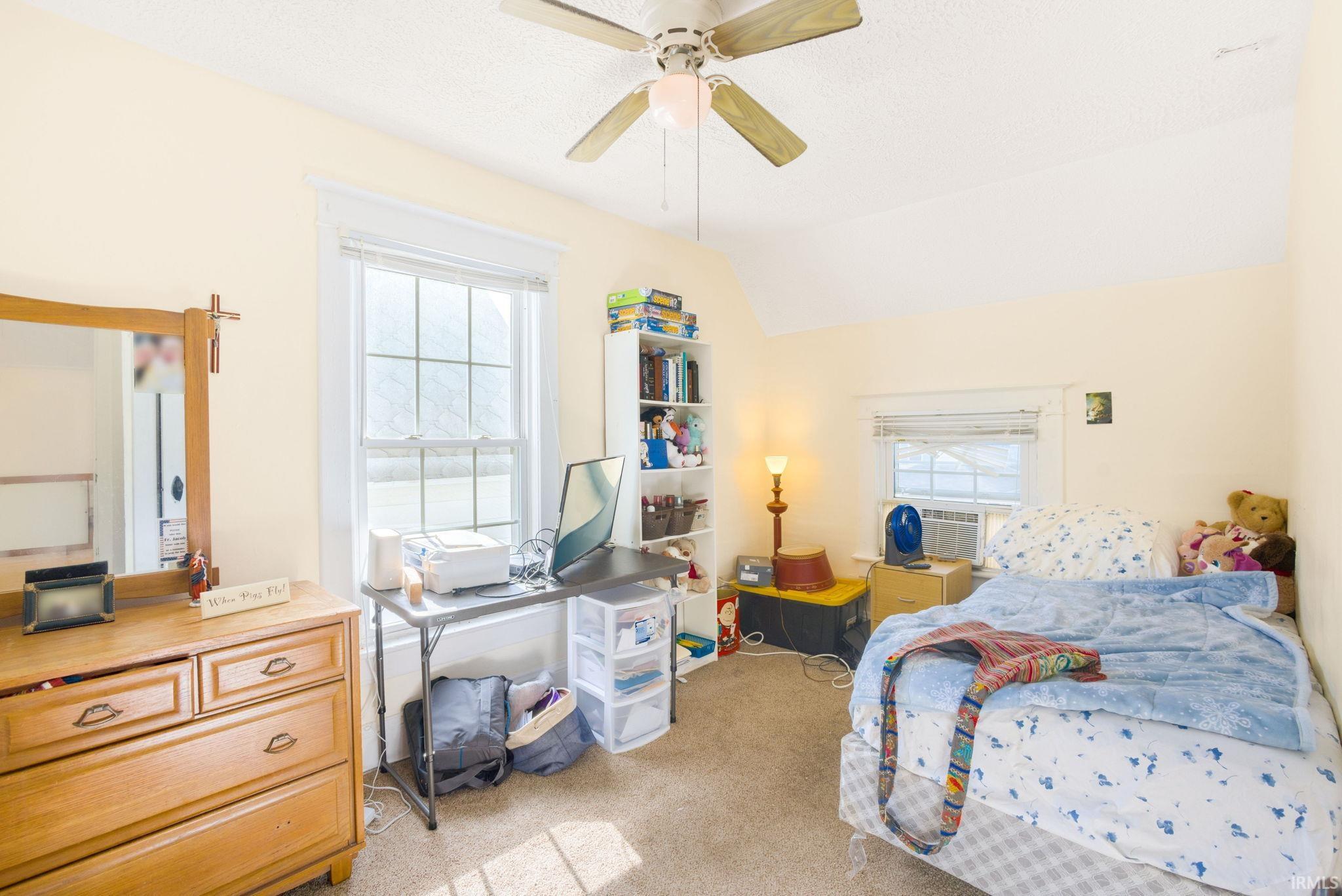 Mishawaka, Indiana 46544, United States, 6 Bedrooms Bedrooms, ,3 BathroomsBathrooms,Residential,Pending,199144