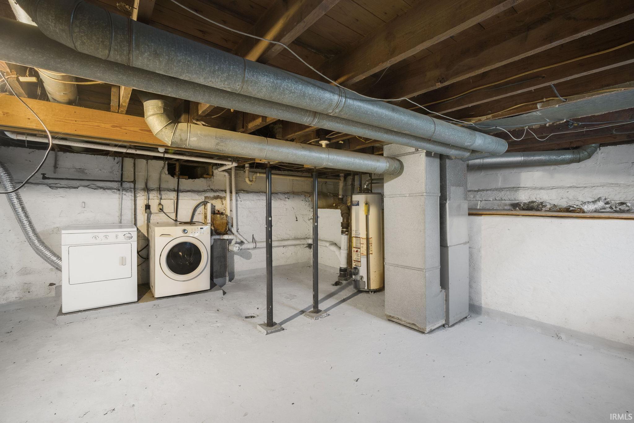 Mishawaka, Indiana 46544, United States, 6 Bedrooms Bedrooms, ,3 BathroomsBathrooms,Residential,Pending,199144