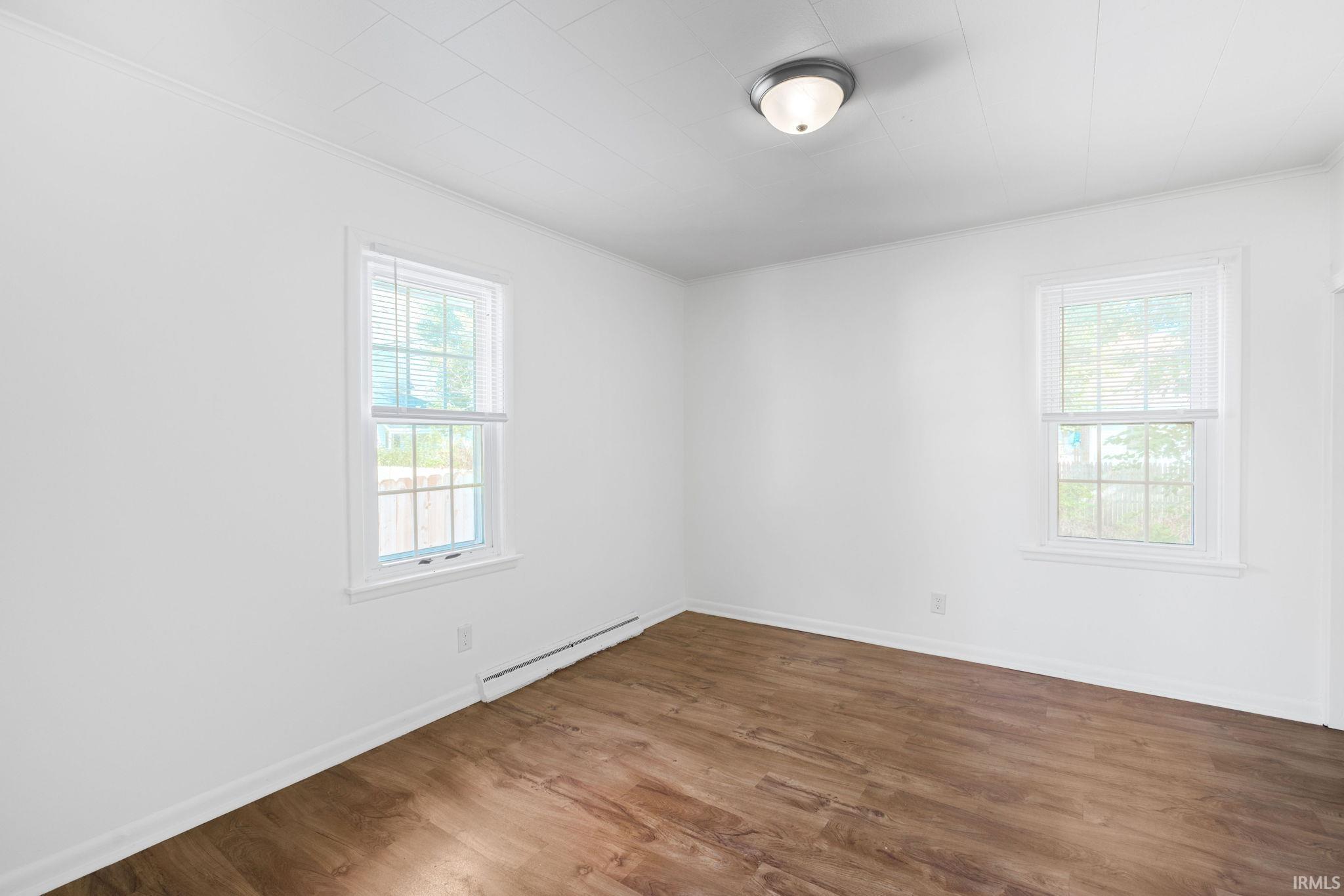 Mishawaka, Indiana 46544, United States, 6 Bedrooms Bedrooms, ,3 BathroomsBathrooms,Residential,Pending,199144