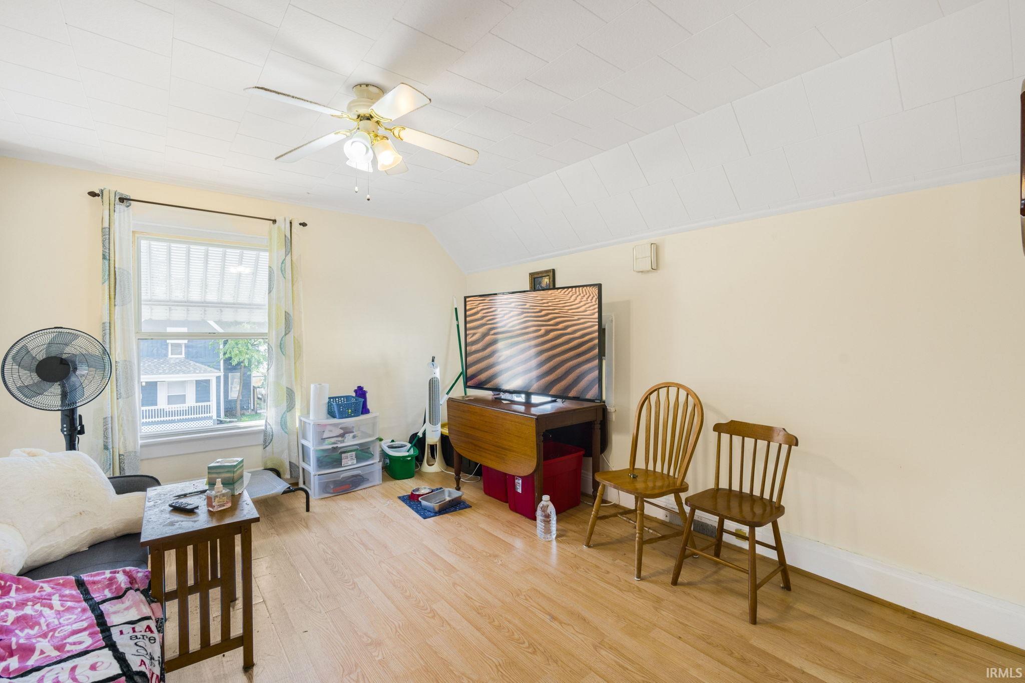 Mishawaka, Indiana 46544, United States, 6 Bedrooms Bedrooms, ,3 BathroomsBathrooms,Residential,Pending,199144