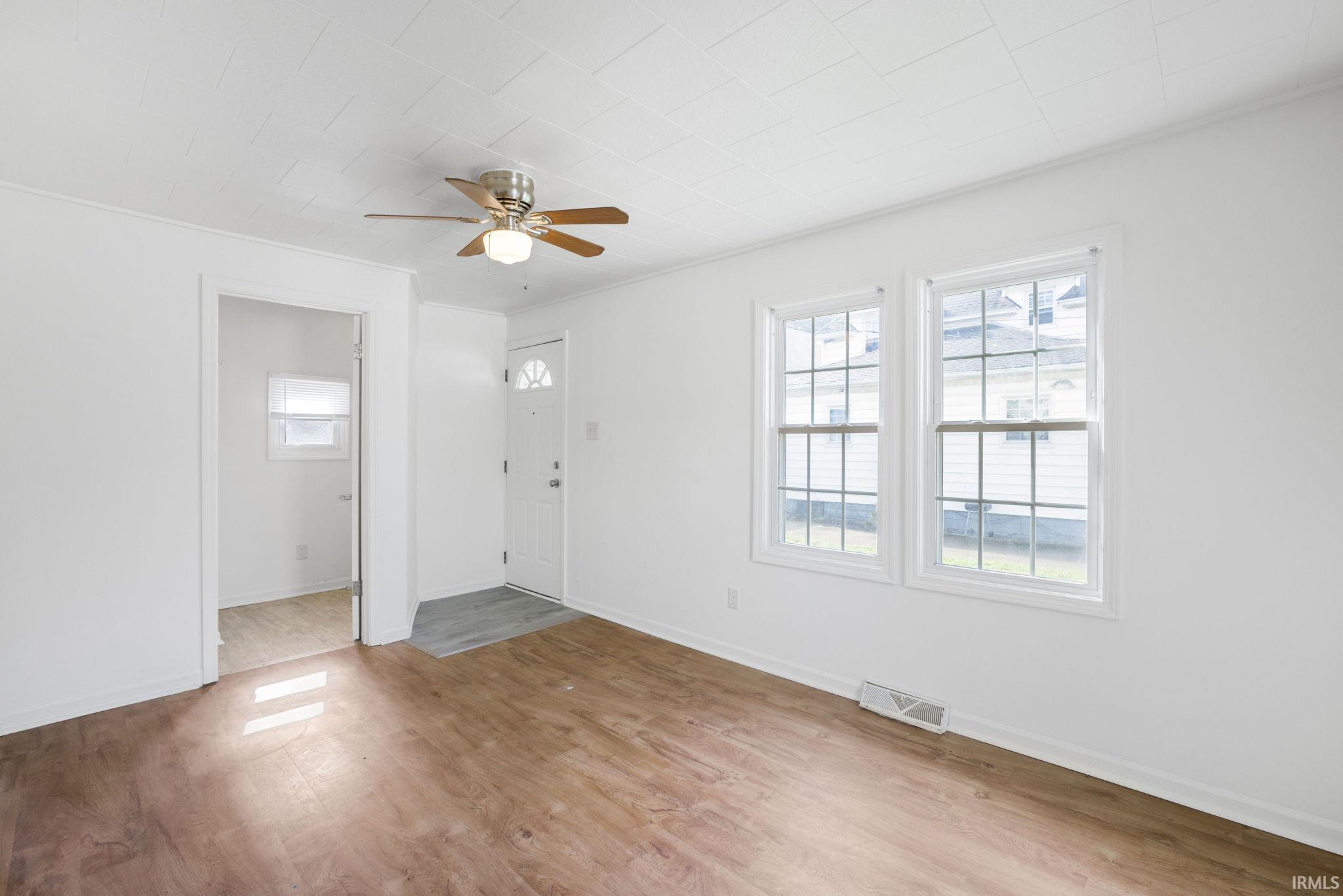 Mishawaka, Indiana 46544, United States, 6 Bedrooms Bedrooms, ,3 BathroomsBathrooms,Residential,Pending,199144