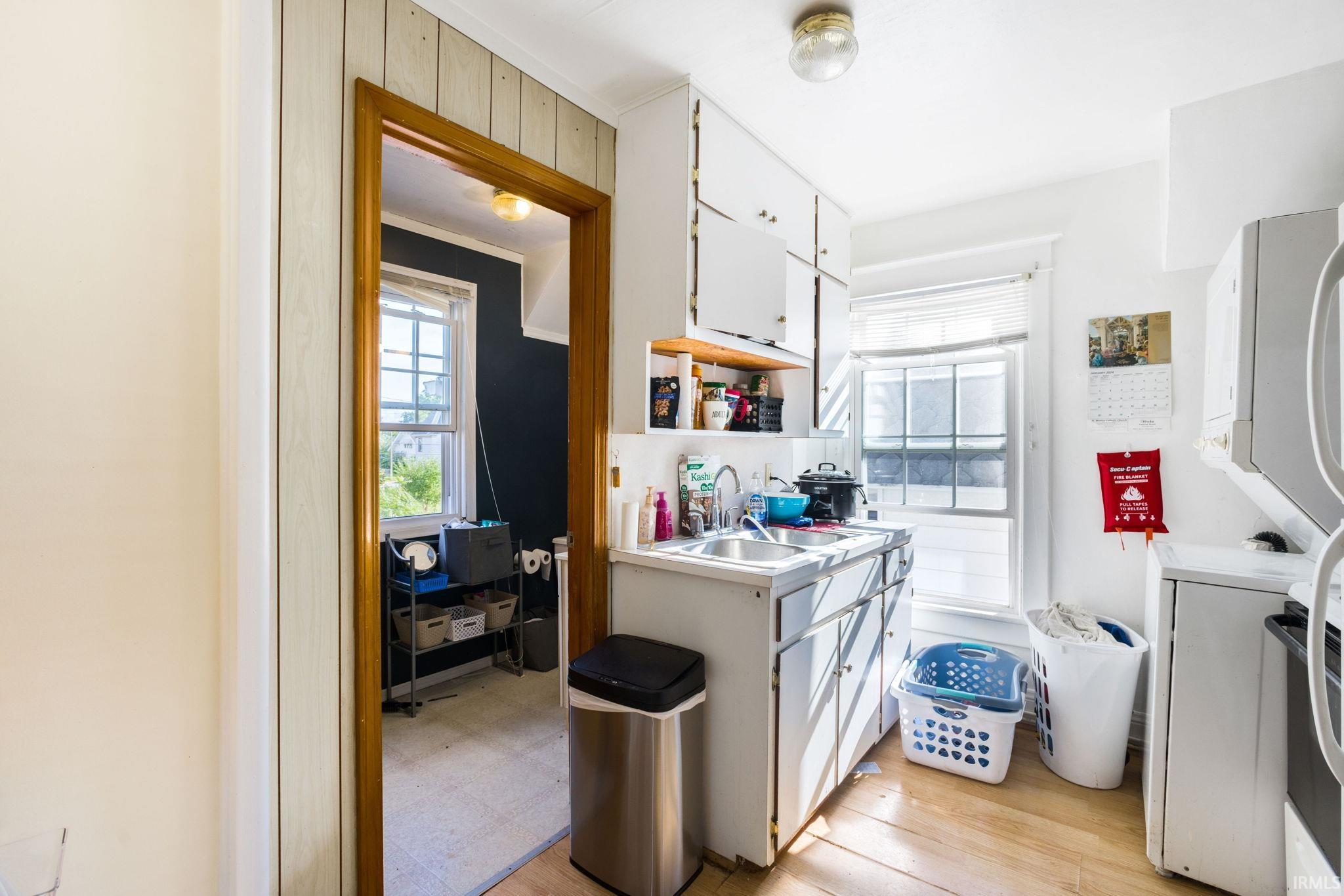 Mishawaka, Indiana 46544, United States, 6 Bedrooms Bedrooms, ,3 BathroomsBathrooms,Residential,Pending,199144