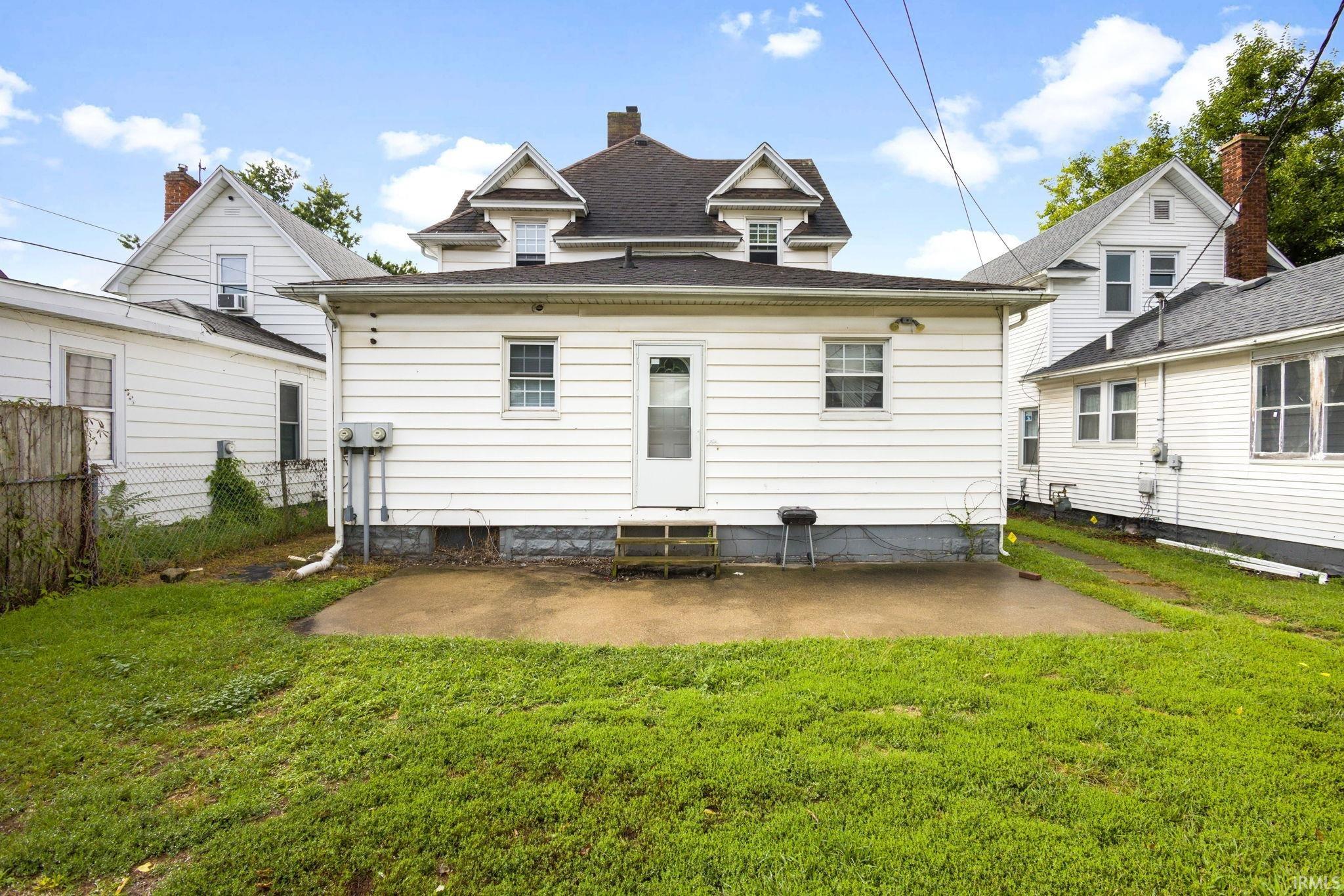 Mishawaka, Indiana 46544, United States, 6 Bedrooms Bedrooms, ,3 BathroomsBathrooms,Residential,Pending,199144