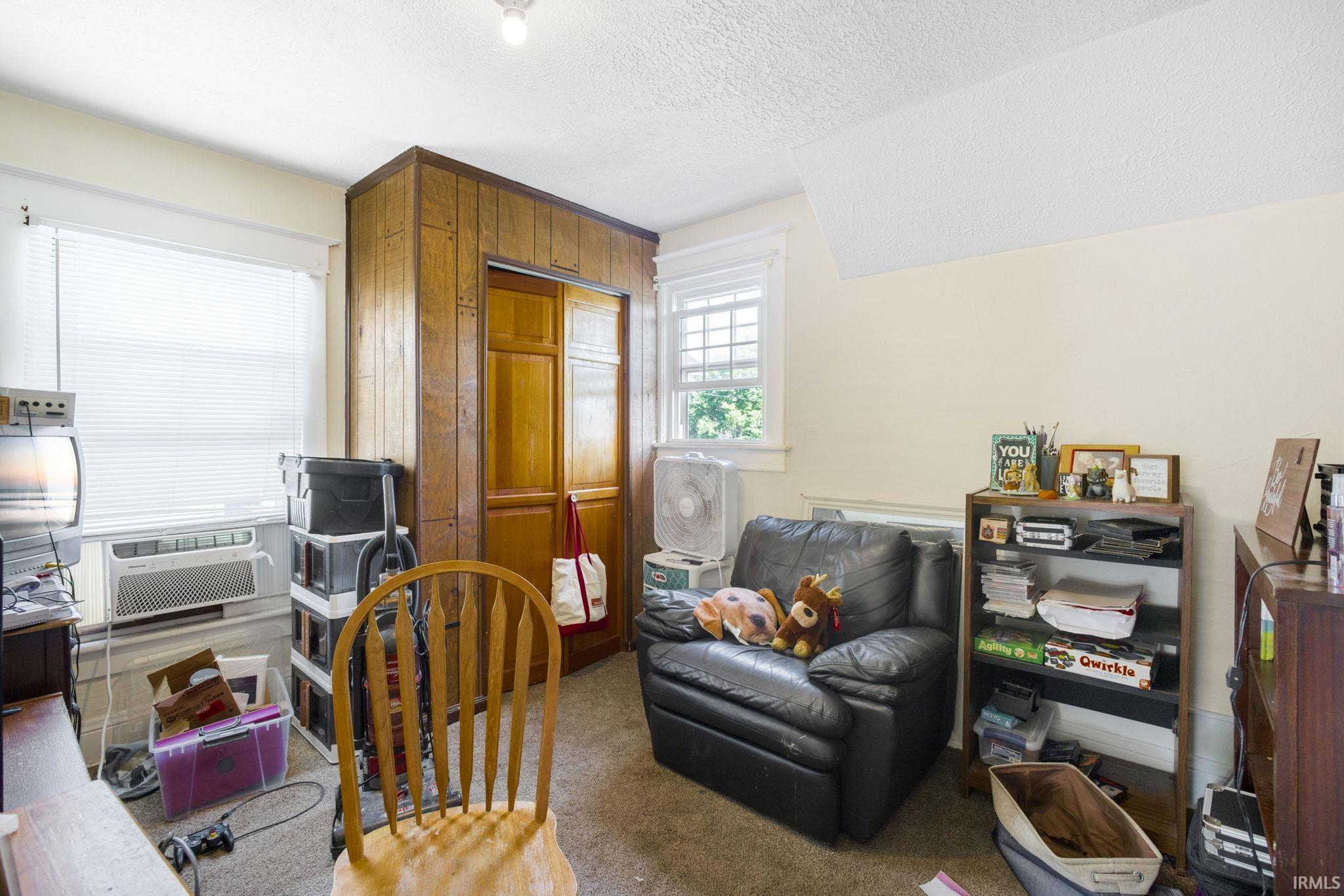 Mishawaka, Indiana 46544, United States, 6 Bedrooms Bedrooms, ,3 BathroomsBathrooms,Residential,Pending,199144