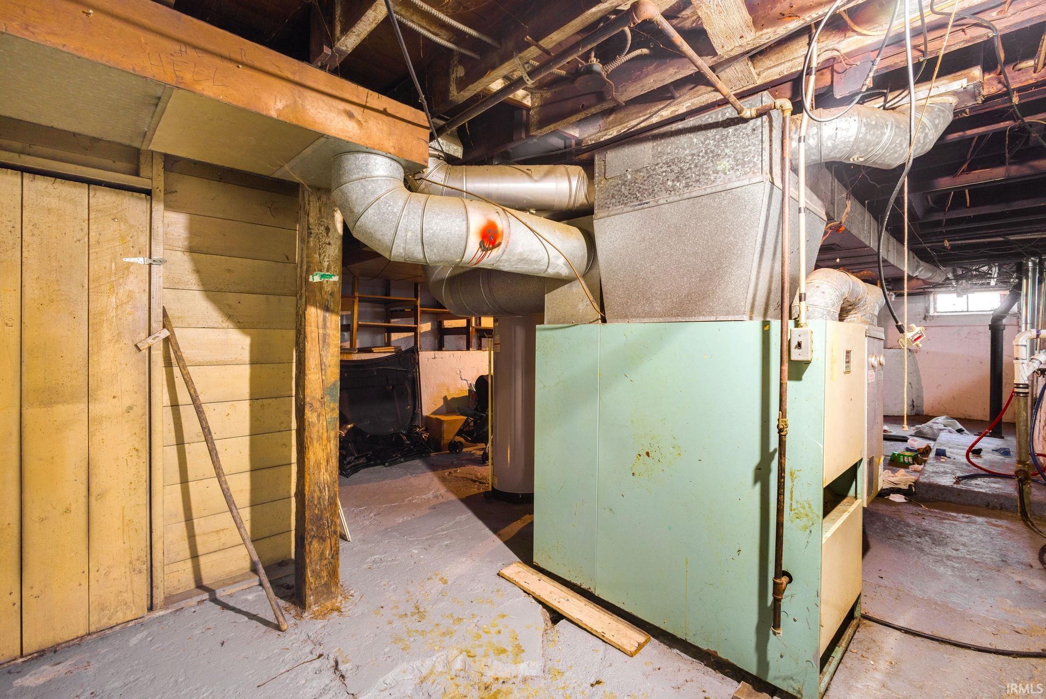 Mishawaka, Indiana 46544, United States, 6 Bedrooms Bedrooms, ,3 BathroomsBathrooms,Residential,Pending,199144