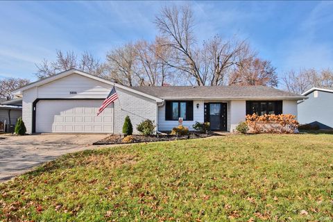 Photo of 3806 Pebblewood Place, Fort Wayne, IN 46804 (MLS # 202545912)