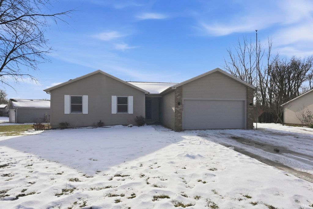 Photo of 5936 arapaho Trail, Fort Wayne, IN 46825 (MLS # 202549719)