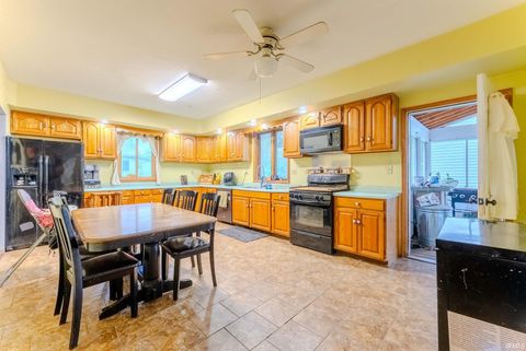 Tiny photo for 429 W 7th Street, Peru, IN 46970 (MLS # 202613056)