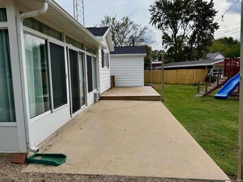 Tiny photo for 1500 Jefferson Street, Rochester, IN 46975 (MLS # 202538532)
