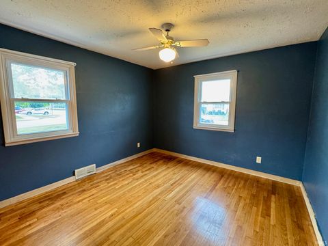 Tiny photo for 1500 Jefferson Street, Rochester, IN 46975 (MLS # 202538532)