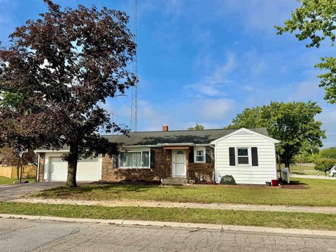 Photo of 1500 Jefferson Street, Rochester, IN 46975 (MLS # 202538532)