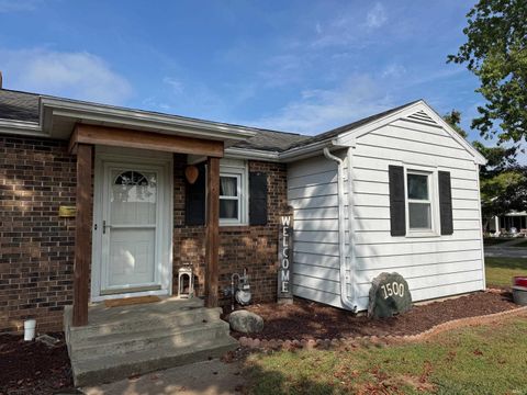 Tiny photo for 1500 Jefferson Street, Rochester, IN 46975 (MLS # 202538532)