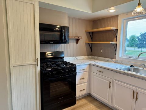 Tiny photo for 1500 Jefferson Street, Rochester, IN 46975 (MLS # 202538532)