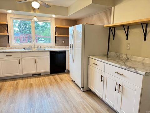 Tiny photo for 1500 Jefferson Street, Rochester, IN 46975 (MLS # 202538532)