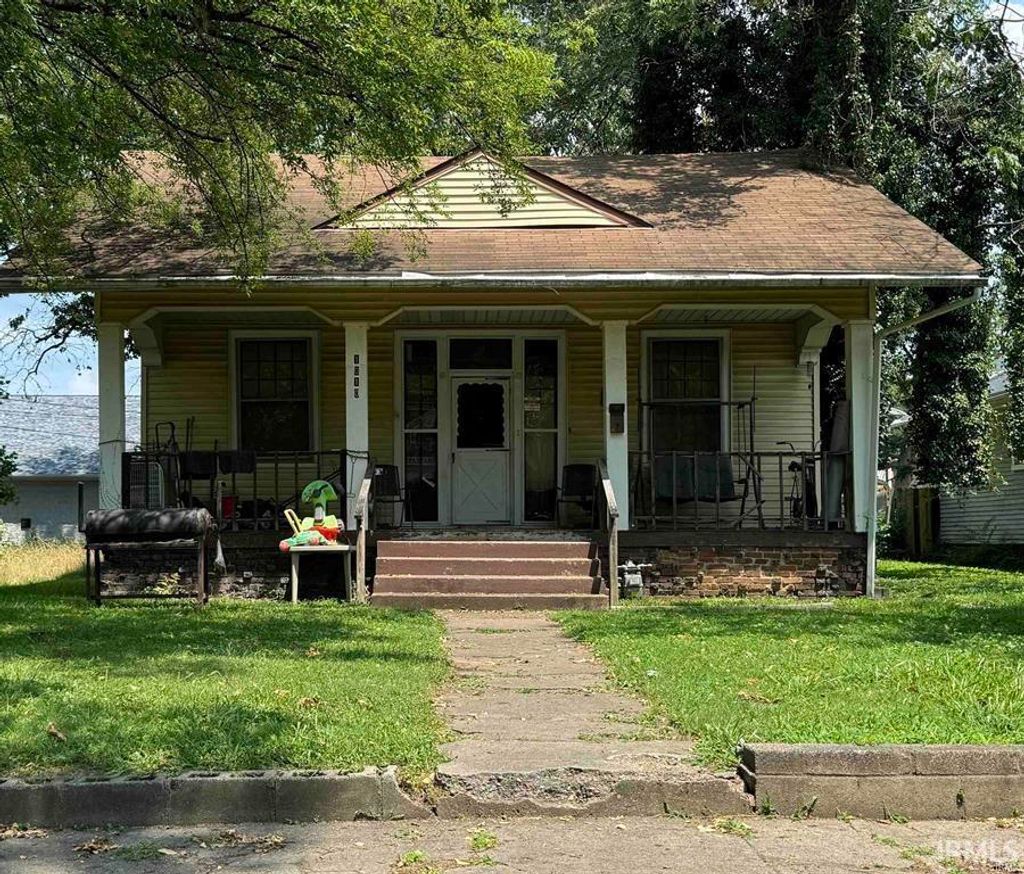 Photo of 1010 E Mulberry Street, Evansville, IN 47714 (MLS # 202604127)