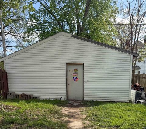 Tiny photo for 1219 W Taylor Street, Kokomo, IN 46901 (MLS # 202623604)