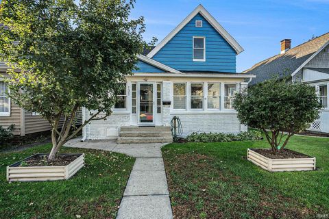 Photo of 131 E 6Th Street, Mishawaka, IN 46544 (MLS # 202608540)