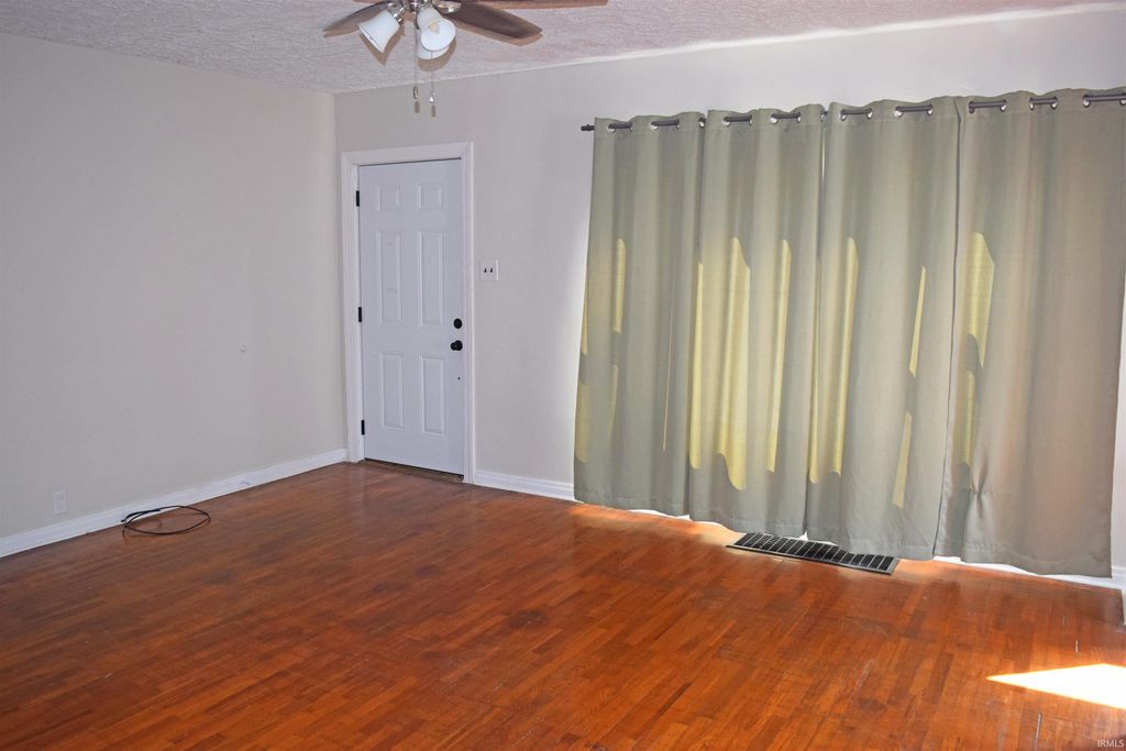 Photo of 932 Joan Avenue, Evansville, IN 47711 (MLS # 202610311)