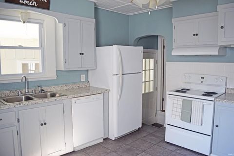 Tiny photo for 932 Joan Avenue, Evansville, IN 47711 (MLS # 202610311)