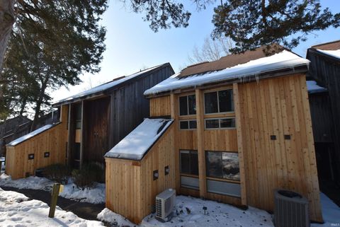 Photo of 9441 S Pointe Lasalles Drive, Bloomington, IN 47401 (MLS # 202604090)