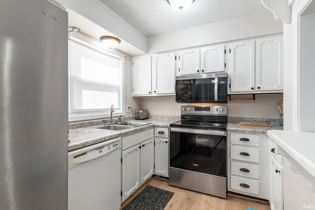 Photo of 6309 Brandonwood Lane, Fort Wayne, IN 46835 (MLS # 202641612)
