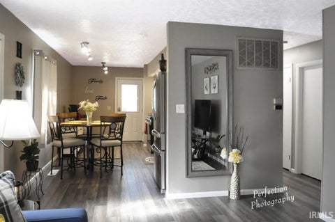 Tiny photo for 501 S Morton Street, Warsaw, IN 46590 (MLS # 202637935)