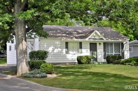 Photo of 501 S Morton Street, Warsaw, IN 46590 (MLS # 202637935)