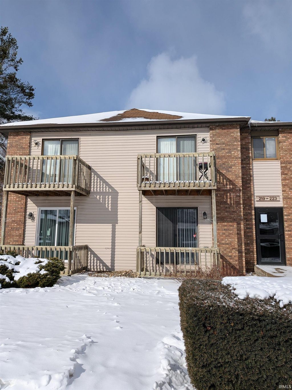 Photo of 219 E Clarinet Boulevard, Elkhart, IN 46516 (MLS # 202602705)