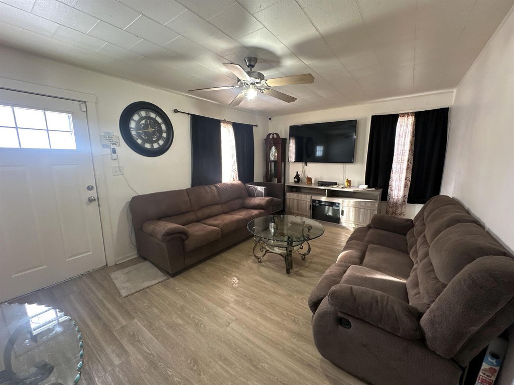 Photo of 1818 Hale Avenue, Fort Wayne, IN 46802 (MLS # 202602148)