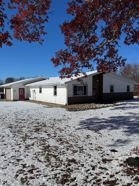 Photo of 10521 Bethel Road, Fort Wayne, IN 46818 (MLS # 202545701)