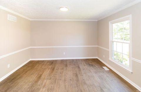 Tiny photo for 6301 E Oak Street, Evansville, IN 47715 (MLS # 202618359)