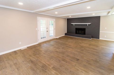 Tiny photo for 6301 E Oak Street, Evansville, IN 47715 (MLS # 202618359)