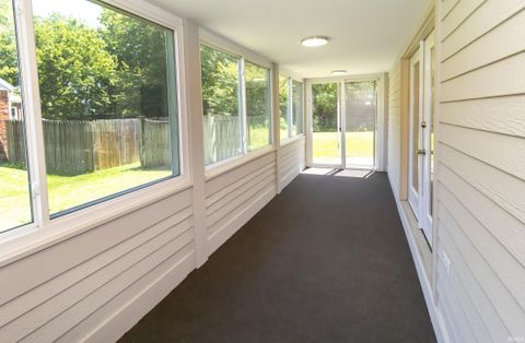 Tiny photo for 6301 E Oak Street, Evansville, IN 47715 (MLS # 202618359)