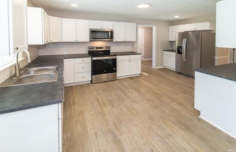 Tiny photo for 6301 E Oak Street, Evansville, IN 47715 (MLS # 202618359)