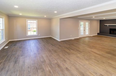 Tiny photo for 6301 E Oak Street, Evansville, IN 47715 (MLS # 202618359)