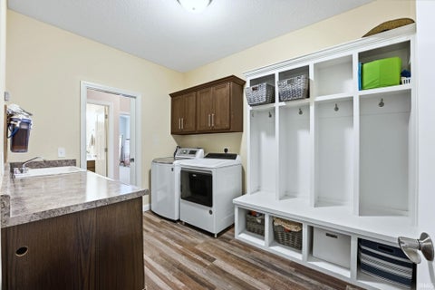 Tiny photo for 1179 Brewster Court, Huntertown, IN 46748 (MLS # 202637503)