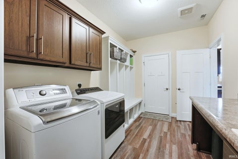 Tiny photo for 1179 Brewster Court, Huntertown, IN 46748 (MLS # 202637503)