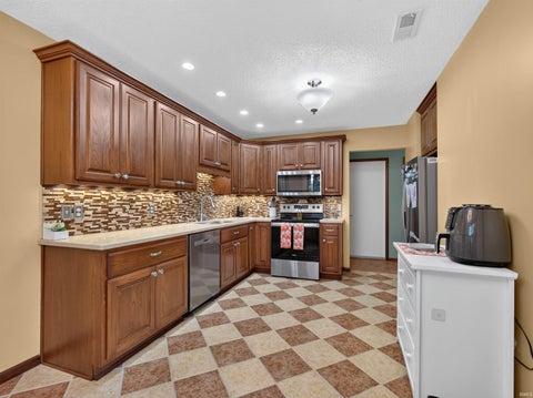 Tiny photo for 210 Knoll Ridge Boulevard, Kendallville, IN 46755 (MLS # 202642903)