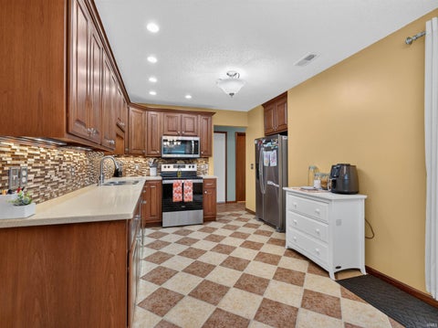Tiny photo for 210 Knoll Ridge Boulevard, Kendallville, IN 46755 (MLS # 202642903)