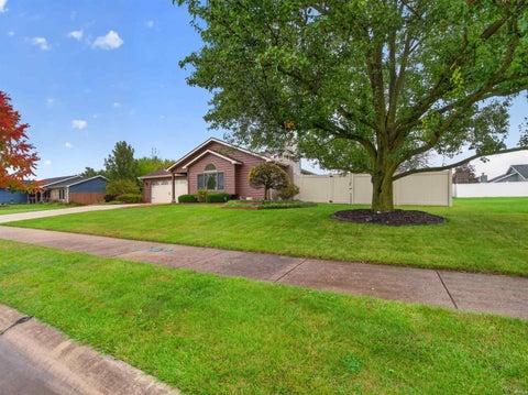 Tiny photo for 210 Knoll Ridge Boulevard, Kendallville, IN 46755 (MLS # 202642903)