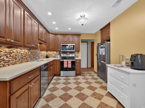 Tiny photo for 210 Knoll Ridge Boulevard, Kendallville, IN 46755 (MLS # 202642903)