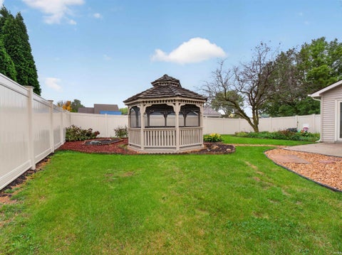 Tiny photo for 210 Knoll Ridge Boulevard, Kendallville, IN 46755 (MLS # 202642903)