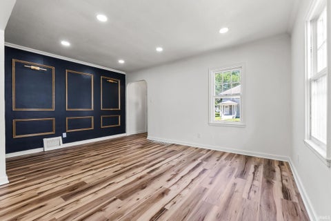 Tiny photo for 3105 Plaza Drive, Fort Wayne, IN 46806 (MLS # 202620591)