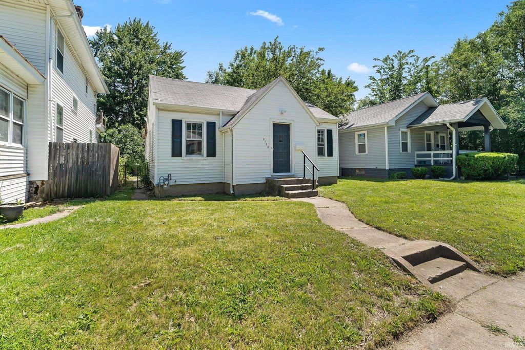 Photo of 3105 Plaza Drive, Fort Wayne, IN 46806 (MLS # 202620591)