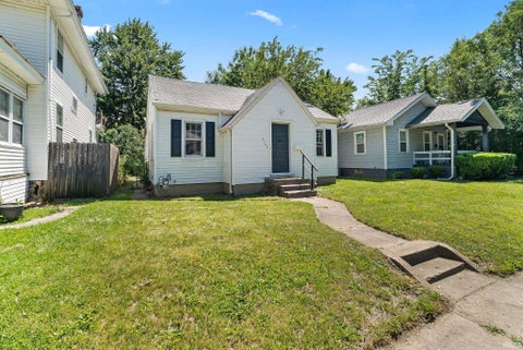 Tiny photo for 3105 Plaza Drive, Fort Wayne, IN 46806 (MLS # 202620591)