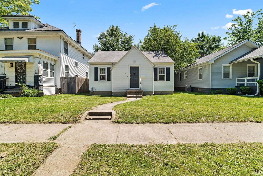 Photo of 3105 Plaza Drive, Fort Wayne, IN 46806 (MLS # 202620591)
