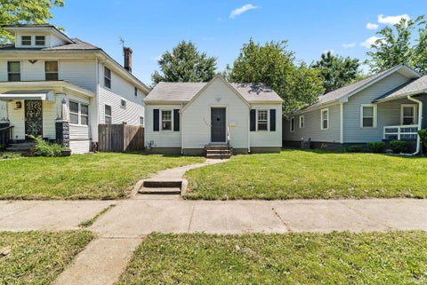 Tiny photo for 3105 Plaza Drive, Fort Wayne, IN 46806 (MLS # 202620591)