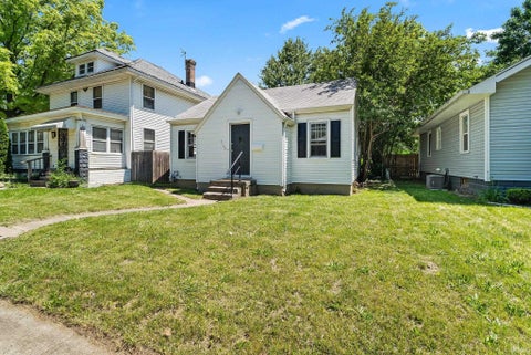 Photo of 3105 Plaza Drive, Fort Wayne, IN 46806 (MLS # 202620591)