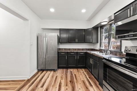 Tiny photo for 3105 Plaza Drive, Fort Wayne, IN 46806 (MLS # 202620591)