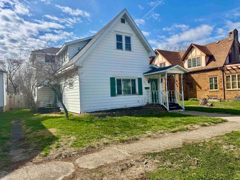 Tiny photo for 1010 Jefferson Street, Rochester, IN 46975 (MLS # 202549667)